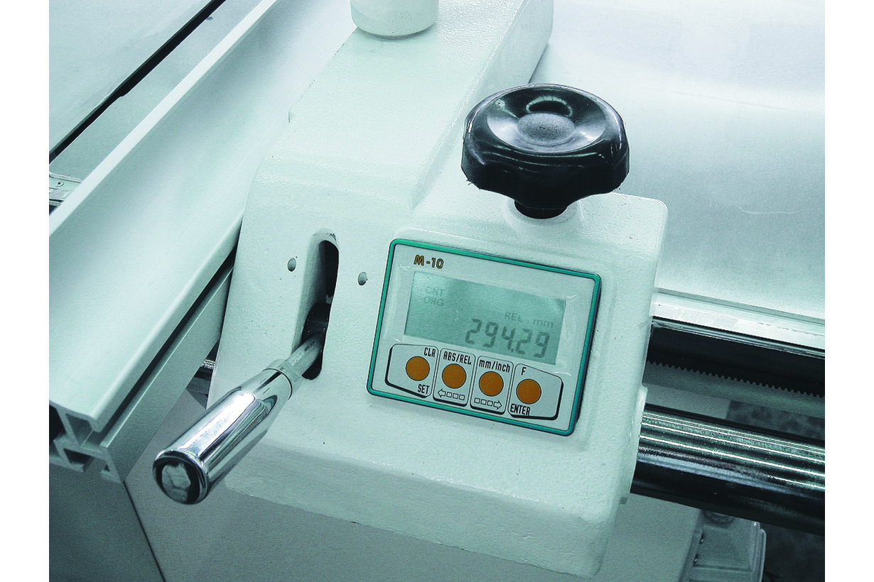 Цифровой дисплей с линейкой  (JTSS-1700)